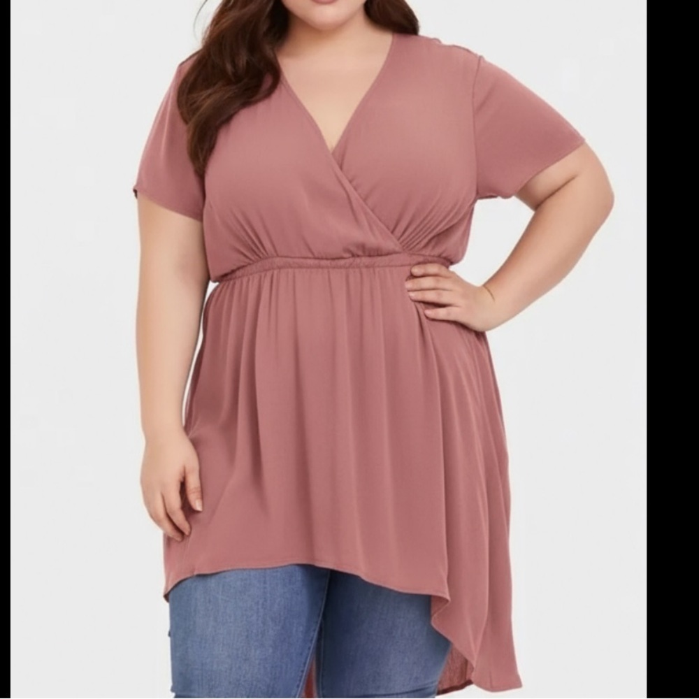Torrid Pink Asymmetrical Short Sleeve Pink  Blouse Size 1X Plus Size